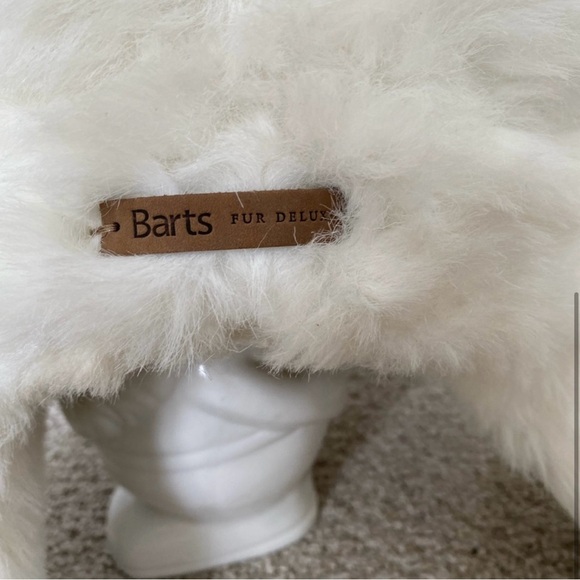 ☮️💟 DONATED BARTS UK▪️White Aztec Inspired Trapper Hat - Picture 4 of 5